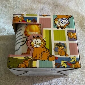 Vintage 1990 Paws, Garfield White Porcelain Coffee Cup/Mug by Aramco Imports